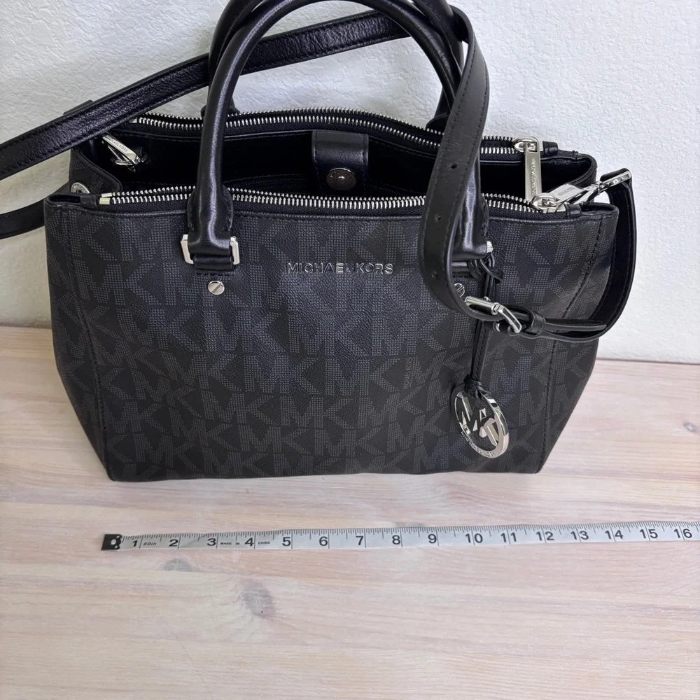 Michael Kors Sutton satchel - Picture 2 of 8